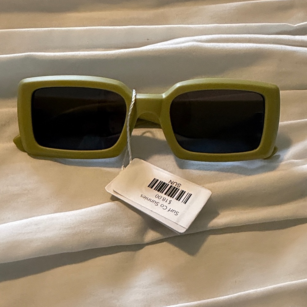 Stylish Olive Green Square Sunglasses